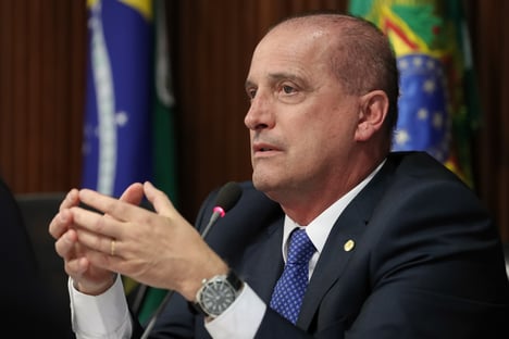 Por enquanto, DEM vai só observar a briga entre Luis Miranda e Onyx Lorenzoni
