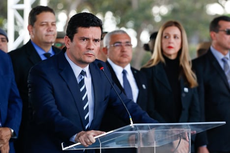“Não entrei no governo para sair”