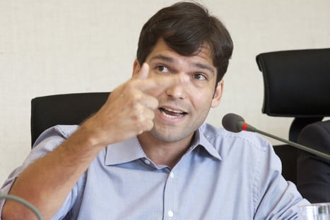 Polícia faz buscas na casa de deputado suspeito de falsificar folhas de ponto