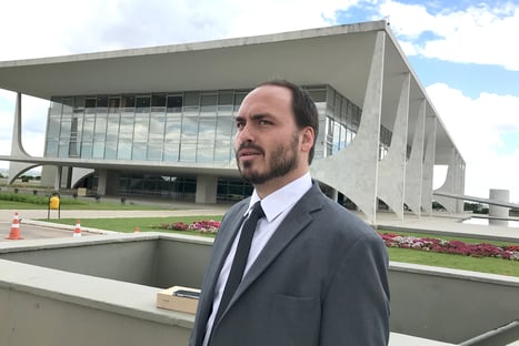 Cadê o Carluxo?