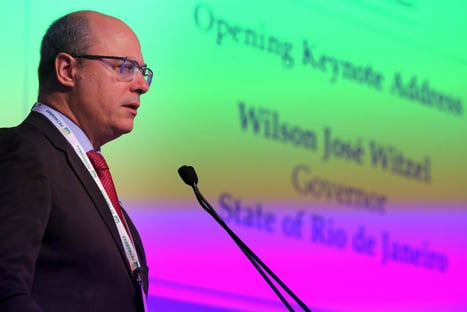 Witzel, sobre água suja: “Eu não sou químico”