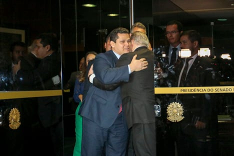 Alcolumbre vai peitar?