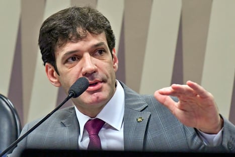 Chefe de gabinete de ministro do Turismo também usou avião da FAB