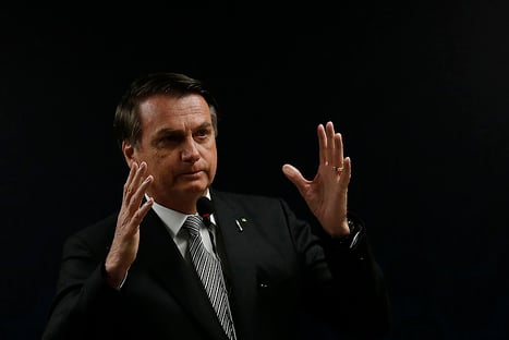 No Catar, Bolsonaro sugere transferir embaixada para Jerusalém
