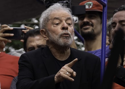 Lula chama Bolsonaro de “praga de gafanhotos”
