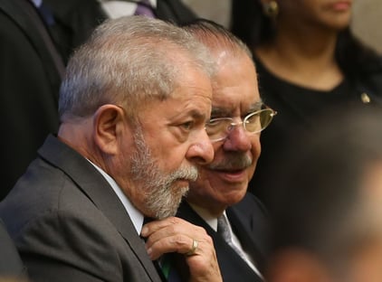 Lula e Bolsonaro cortejam Sarney
