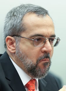 Entidade judaica condena posts de Weintraub comparando ação da PF ao nazismo