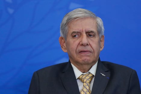 Gabinete de Heleno diz que não recebe “recados” de nenhum país
