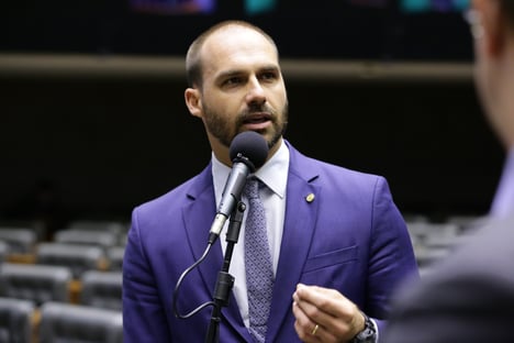 Eduardo Bolsonaro dá “total apoio” a protesto de Damares na ONU