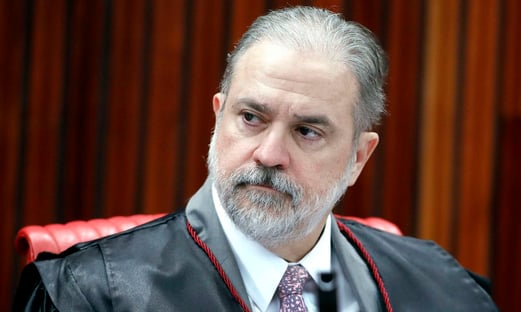 Corregedora diz que Aras manobra apuração interna para blindar aliado