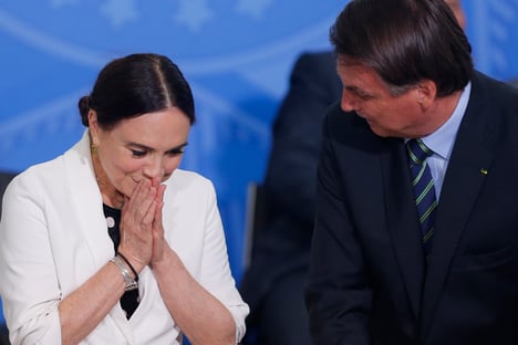 Regina Duarte recebe ultimato de Bolsonaro
