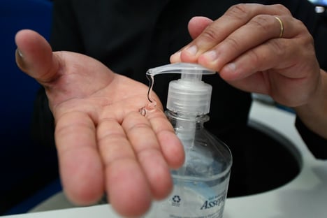 Defesa amplia produção de cloroquina e álcool em gel