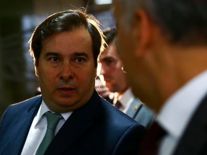 Maia volta a dizer que é “radicalmente contra” prorrogação de mandatos
