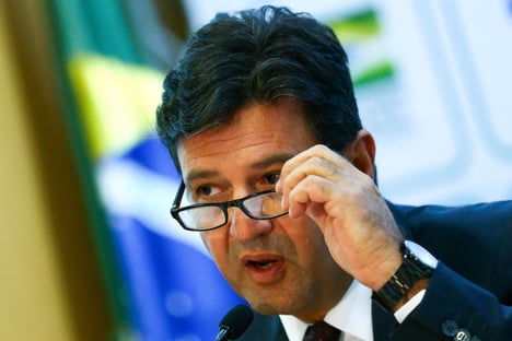 Mandetta descarta fechamento de fronteiras e quarentena