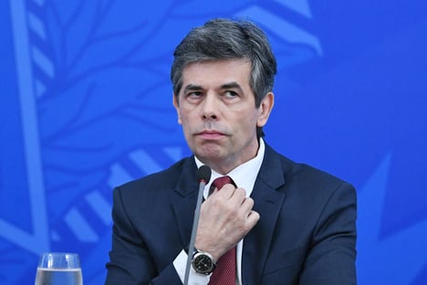 Nelson Teich defende vacinação de crianças contra Covid