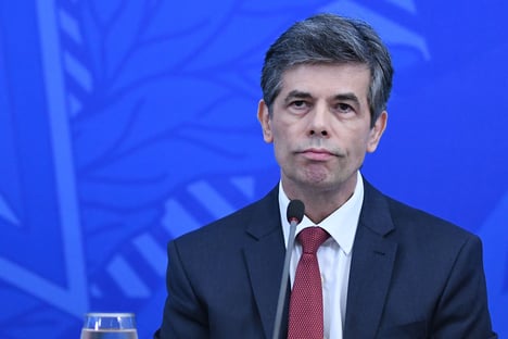 TEICH PEDE DEMISSÃO