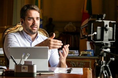 Eduardo Leite dobra a aposta