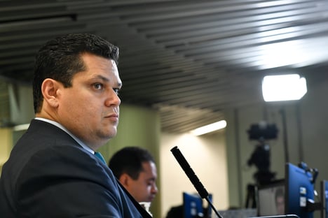 Alcolumbre procura culpados