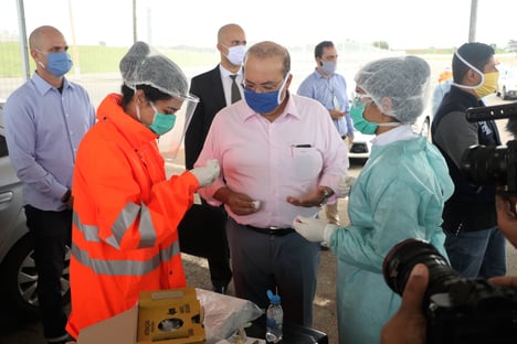 Governo do DF abandona lotes de máscaras e testes contra Covid no aeroporto de Guarulhos