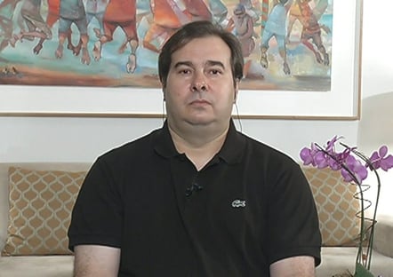 Maia, sobre congelar salário de servidores: “Minha posição vai ser de convergência”