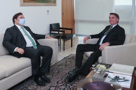 Bolsonaro terceiriza os ataques