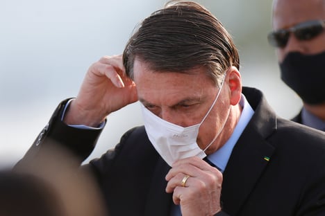 Bolsonaro na retranca