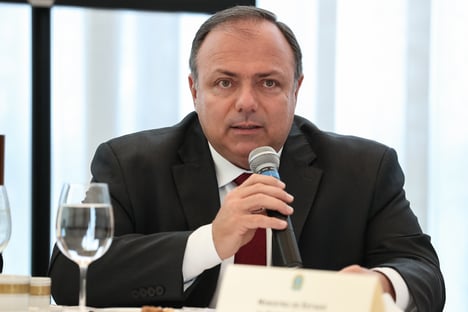 Pazuello não está com Covid-19, diz Ministério da Saúde