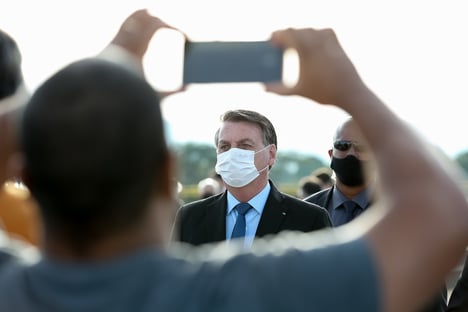 Bolsonaro reconquista PSL com verbas da Covid-19