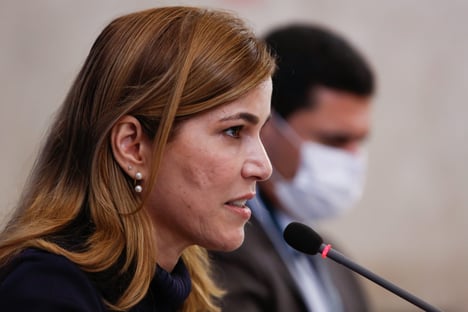 Mayra Pinheiro registra B.O. contra chefe de gabinete de Queiroga, diz rádio