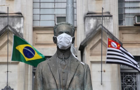 “Desobrigação do uso da máscara é ação precipitada”