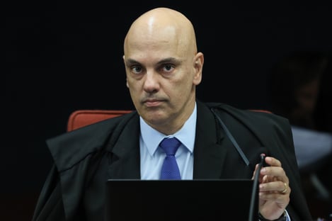 Moraes autoriza investigação contra Jair Bolsonaro por ataques ao sistema eleitoral