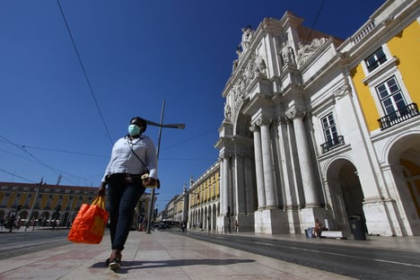 Portugal dispensa uso de máscaras nas ruas