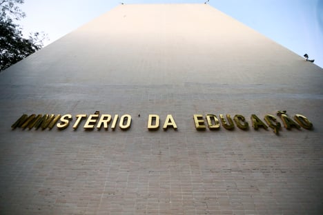 Após se posicionar contra, Ministério da Educação confirma aumento para professores