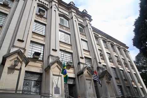 Instituto Adolfo Lutz vai analisar variante de passageiro brasileiro que passou pela África do Sul