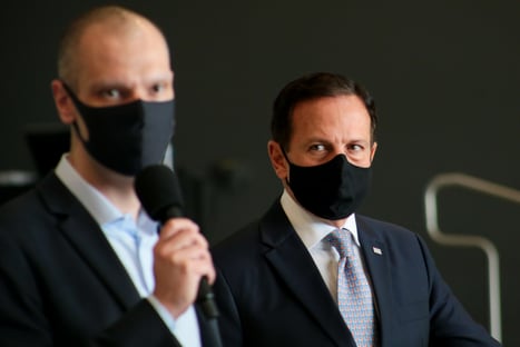 Covas fecha a campanha com Doria e FHC