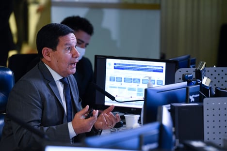 Vitória de Trump facilita negociações entre Brasil e EUA, diz Mourão