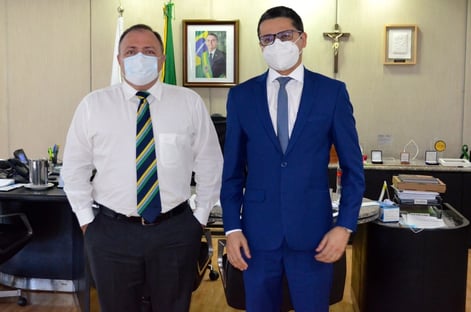 “Boa parte já perdeu a paciência” com Pazuello, diz presidente do Conass