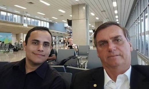 Filipe Martins chama assessor de Bolsonaro de membro original do gabinete do ódio