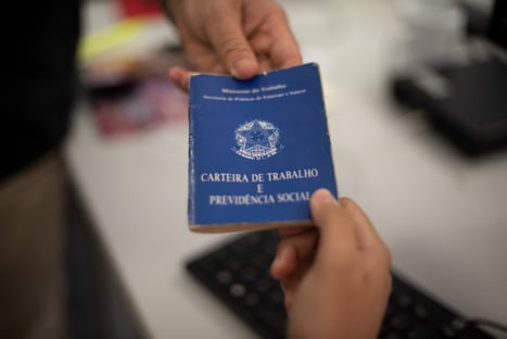 Mercado estima que Brasil terminou 2021 com 2,8 milhões de empregos criados