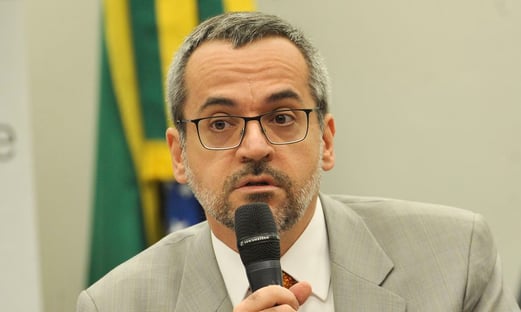 Weintraub é alvo de ação de improbidade por ataques a universidades