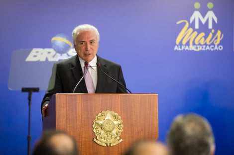 A terceira via é fundamental, diz Michel Temer