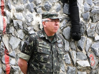 Os militares deveriam se envergonhar