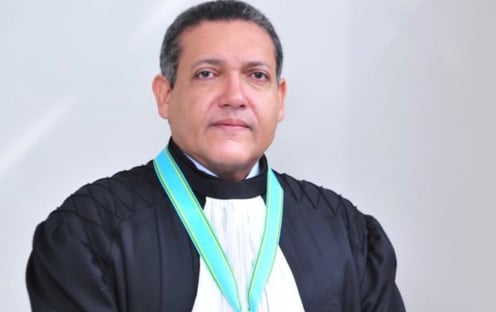 O bolsopetismo e os bobos que nunca decepcionam