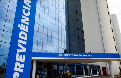 Governo Bolsonaro confirma aumento do teto de aposentadoria do INSS
