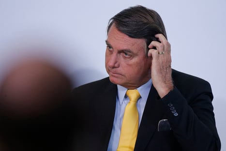 Bolsonaro chama de imbecil quem diz que ele deve se vacinar e afirma não ser dono de Kassio