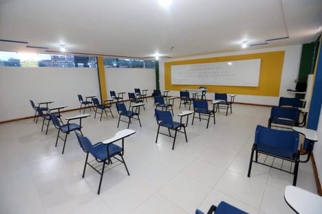 Escolas públicas perderam quase 650 mil matrículas em 2020, mostra Censo Escolar