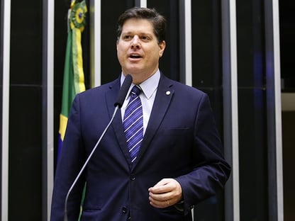 Senadores do MDB tentam melar candidatura de Baleia na Câmara