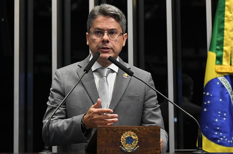 Alessandro Vieira quer que STF obrigue Bolsonaro a provar fraudes em eleições