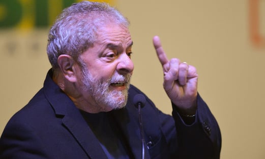 Servidores pagos pelo governo Bolsonaro acompanharão Lula em Cuba por um mês