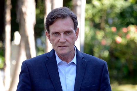 TSE derruba inelegibilidade de Crivella por abuso de poder político
